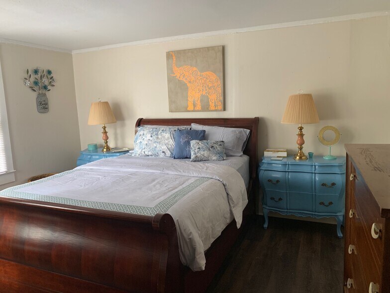Bedroom 2 - 242 Victory Dr SE