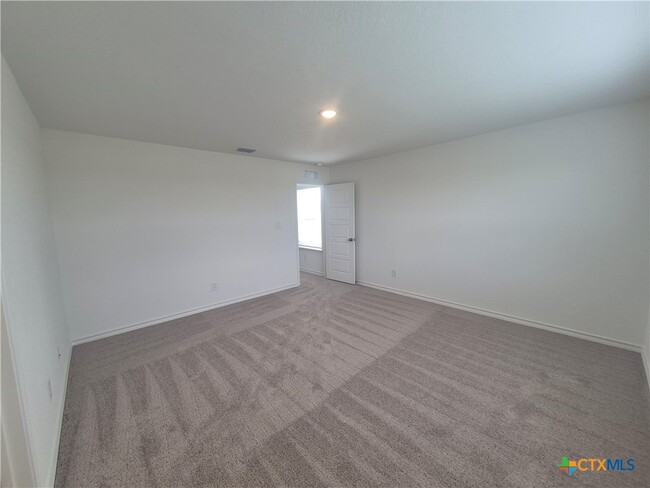 Building Photo - 942 Bluegrass Pt