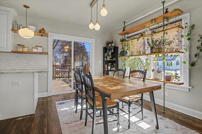 Building Photo - 136 E Jackson St