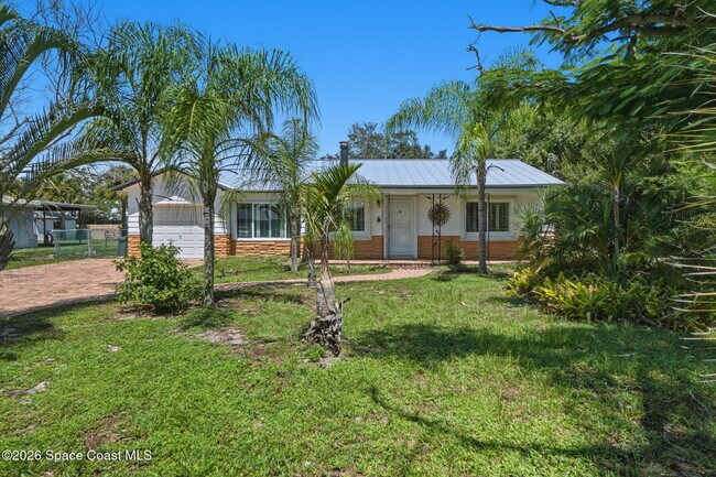 Building Photo - 394 Royal Palm Dr