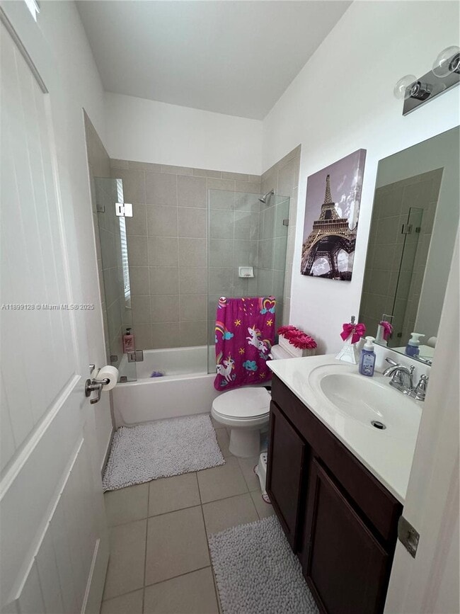 Building Photo - 25001 SW 118 Ct