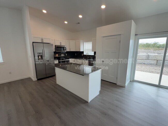 Building Photo - 147 Buena Vista Dr