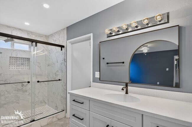 Building Photo - Beautifully Updated 4Bdm 2Ba Home with Den in Chandler!