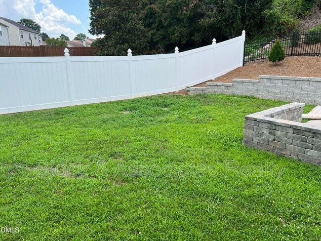 Building Photo - 5013 Marathon Ln