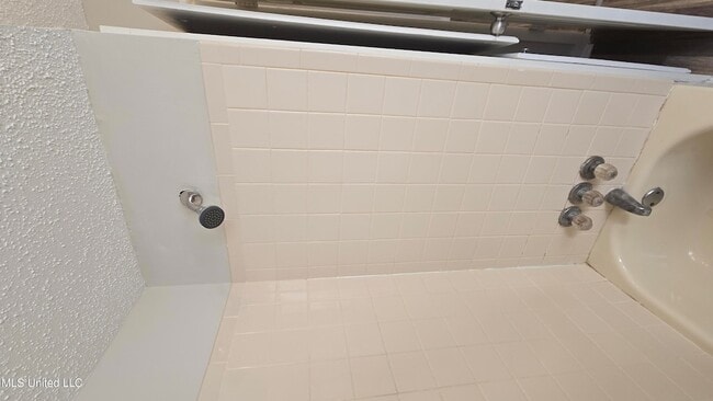 Building Photo - 512 Woodward Ave