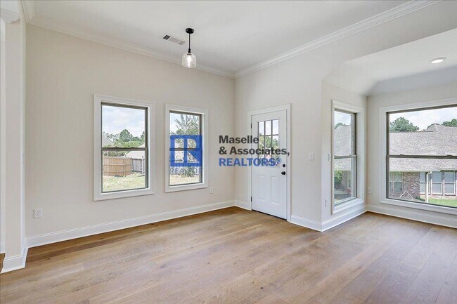 Building Photo - 206 Glen Trail