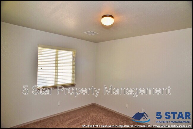 Building Photo - 703 Lt Joe Magellanes Rd
