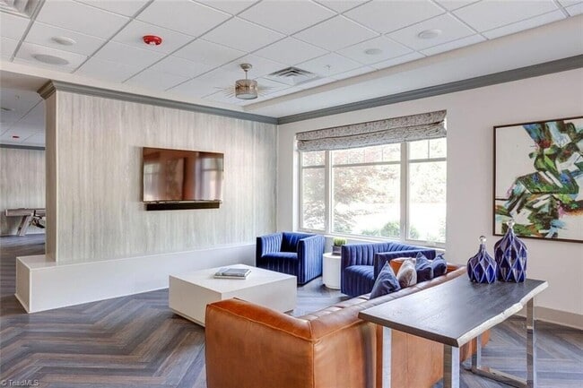 Building Photo - 111 Edgeway Dr