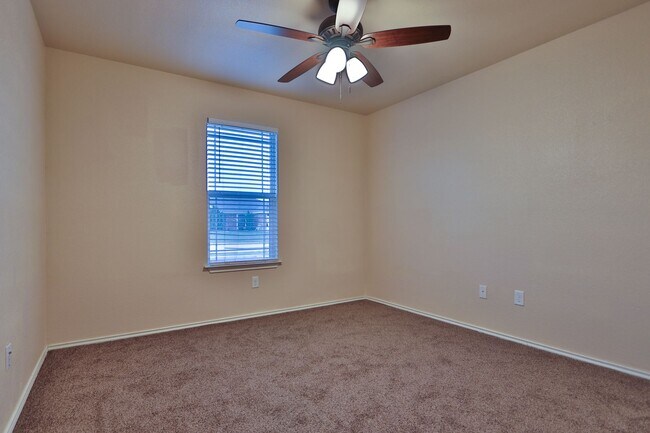 Building Photo - 4 bedroom beauty in Goodnight Ranch!