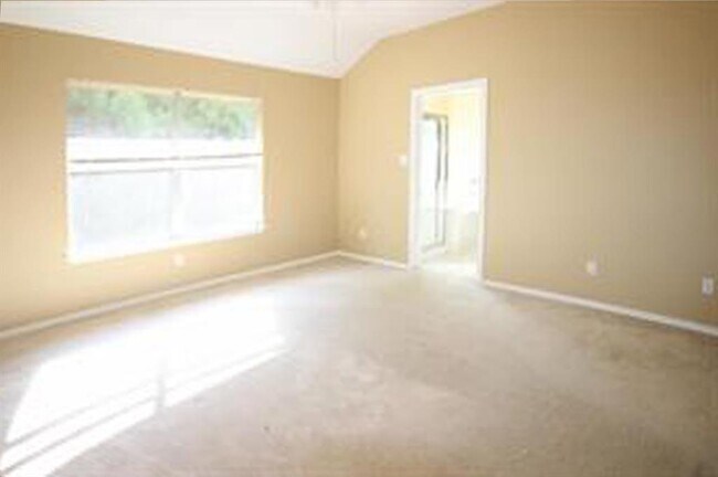 Building Photo - 63 Ledgestone Pl