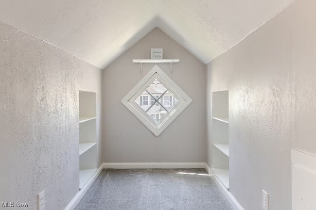 Building Photo - 475 E 250th St