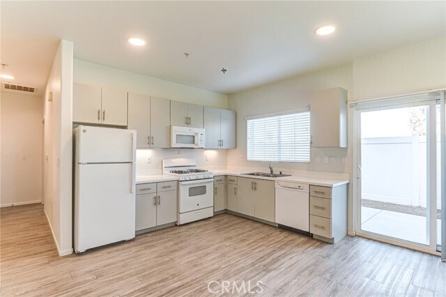 Building Photo - 13177 Edgemont St