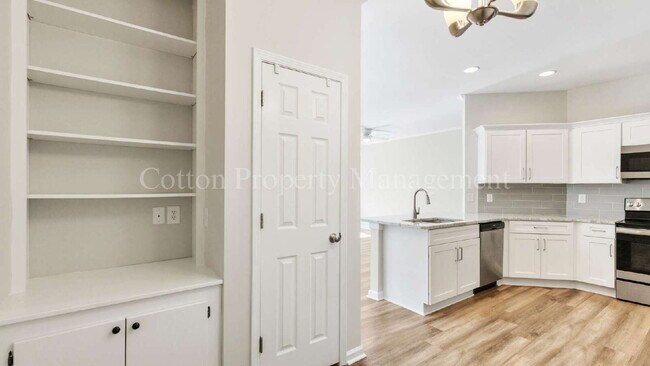 Building Photo - 1010 Winterberry Cir