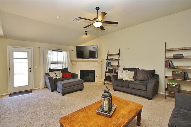 Building Photo - Gorgeous Home in Heritage Oaks with All Ap...