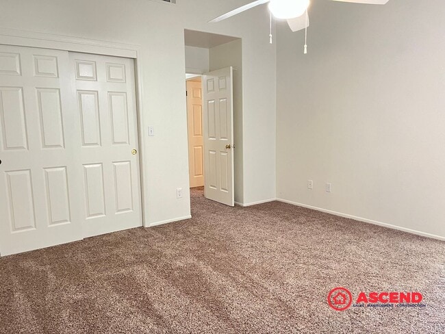 Building Photo - Lovely Home In Southwest Bakersfield!