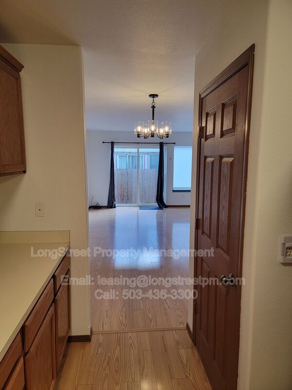 Building Photo - 3121 NE Flintlock Pl