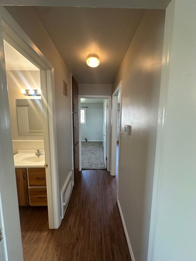 Building Photo - 520 W 32nd St