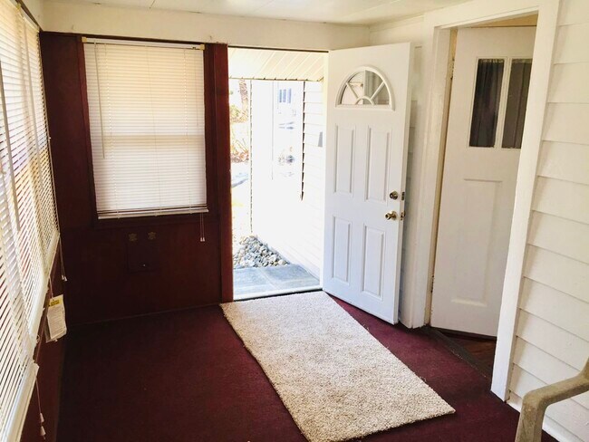 Front door to enclosed heated porch - 3025 Crescent Ave
