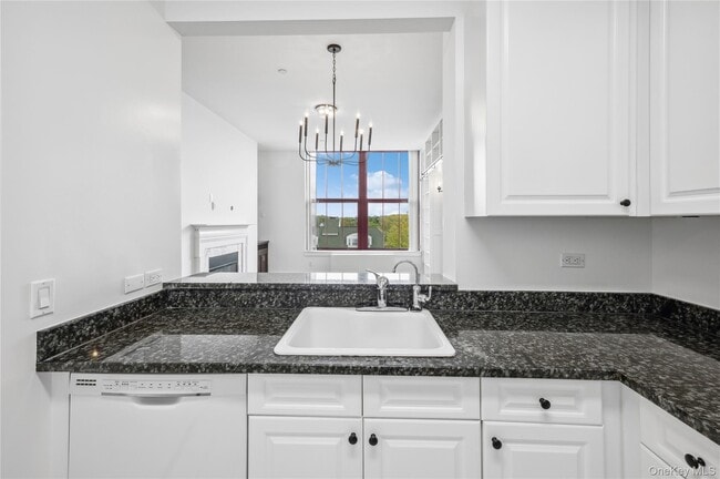 Building Photo - 1 Scarsdale Rd