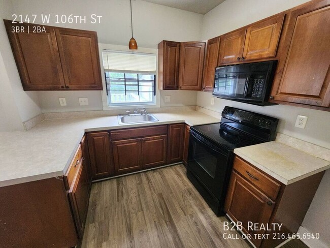 Building Photo - 2147 W 106th St