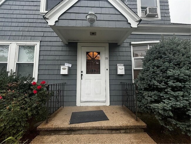 Primary Photo - 25 Hymer St