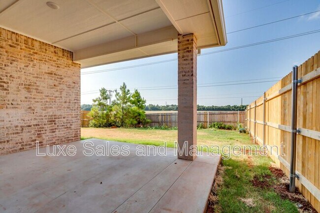 Building Photo - 8329 NW 163rd Ter