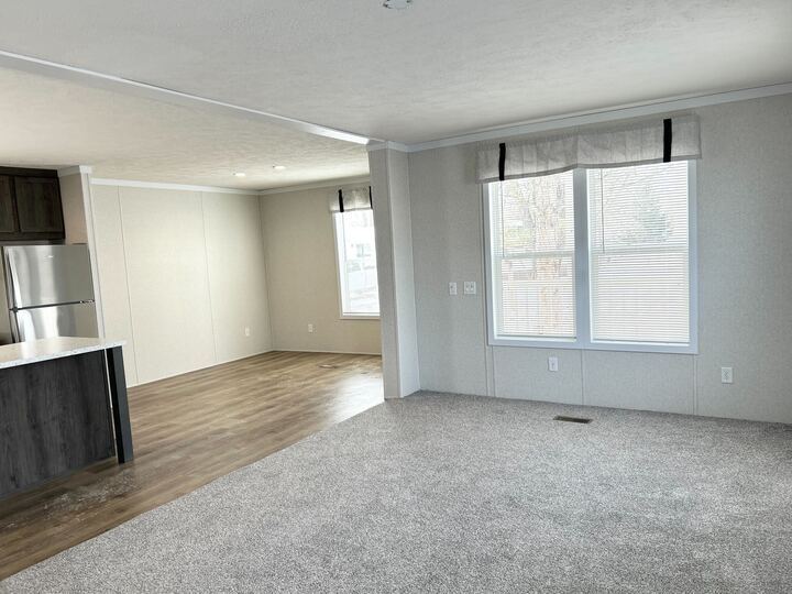 Building Photo - 29909 Flushing Dr