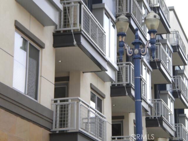 Building Photo - 150 The Promenade N