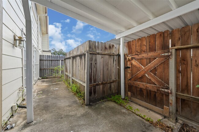 Building Photo - 14213 Lost Meadow Ln