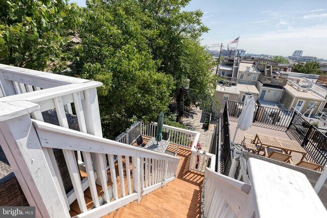 Building Photo - 1409 Battery Ave