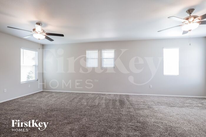 Building Photo - 2758 N Saramano Ln