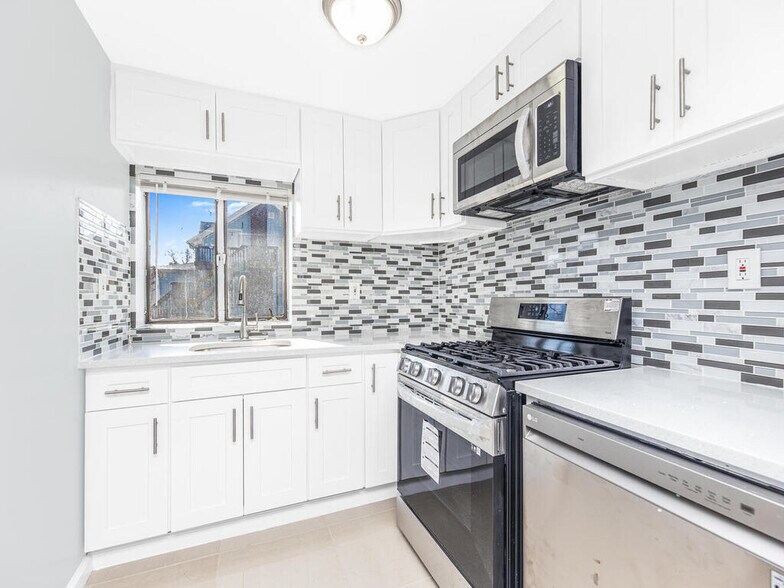 Building Photo - 555 Kimball Ave