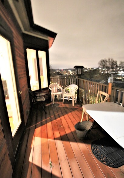 Primary Photo - 53 Lawn St