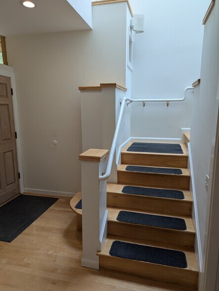 Front door entrance - 2346 Cedar St