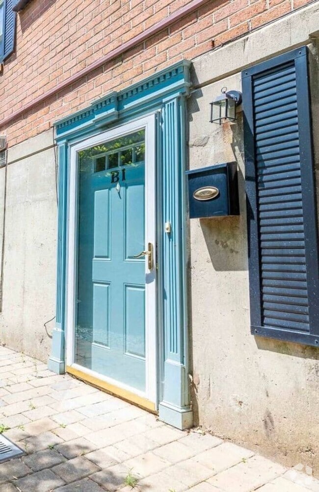 Building Photo - Private 1 Bedroom 1 Bathroom Condo in Cide...