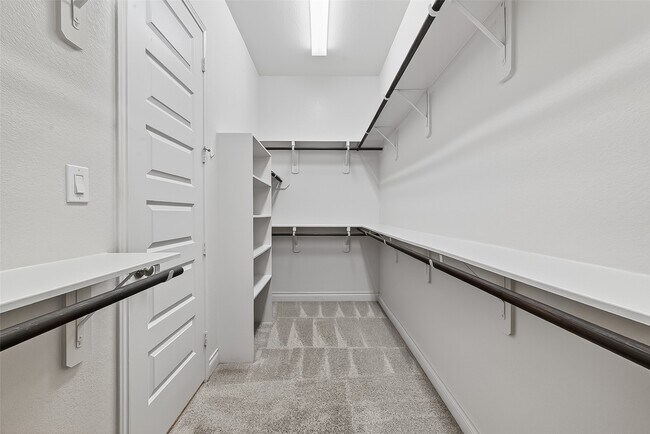 Building Photo - 18202 Nisbet Crossing