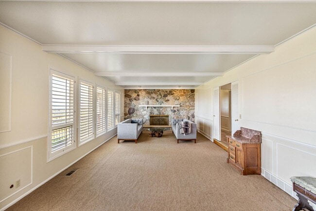 Building Photo - 531 Edgehill Dr