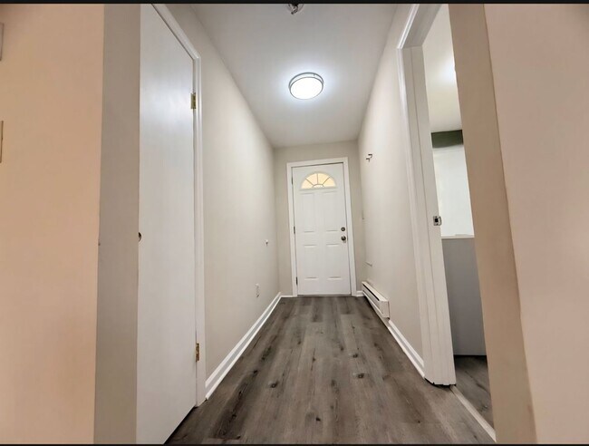 Building Photo - 3-7 Maple Street - Unit 7