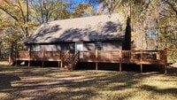 Building Photo - Home Located in Hamilton, Close to Lake Harding!