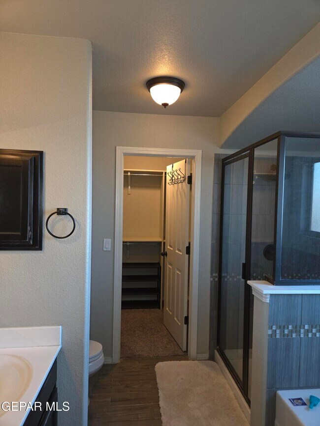 Building Photo - 1028 Aeronaut Pl