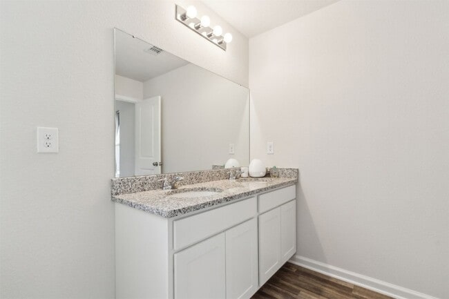 Building Photo - 45356 Red Brick Dr