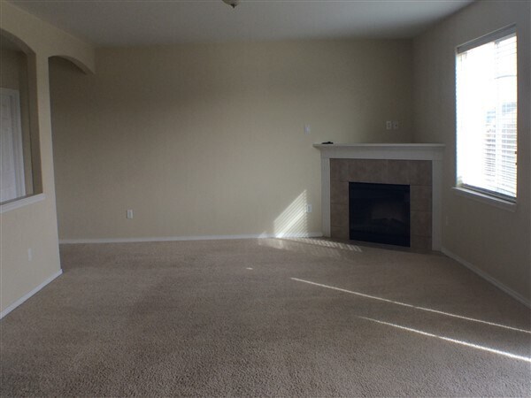 Building Photo - Home in Antler Ridge Community-Redmond