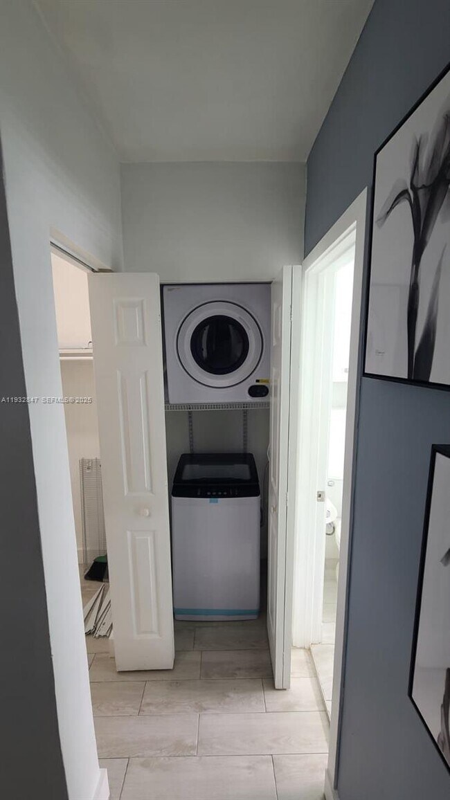 Building Photo - 761 Euclid Ave