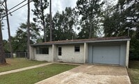Building Photo - 301 Pinewood Dr