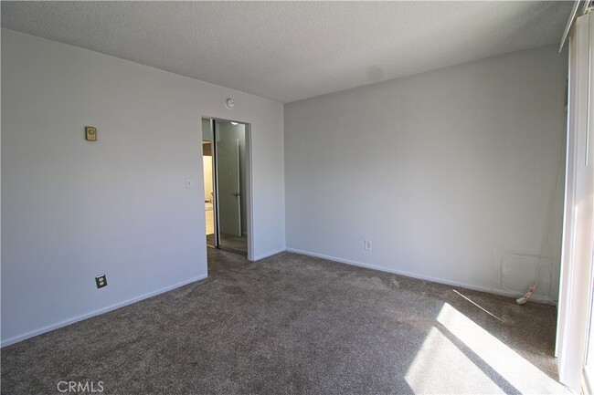 Building Photo - 807 E Cottonwood Rd