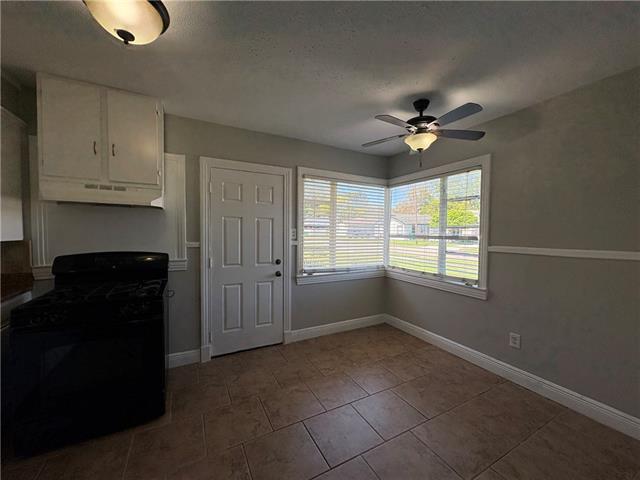 Building Photo - 1010 Isbell St