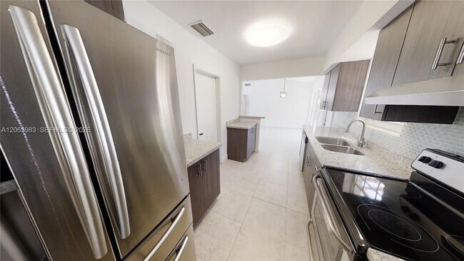 Building Photo - 490 NW 90th St
