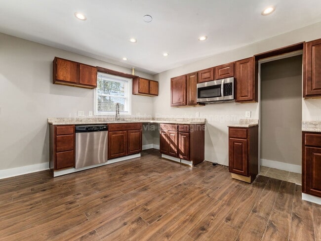 Building Photo - 1621 Sullivant Ave