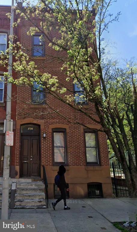 Primary Photo - 1734 W Diamond St