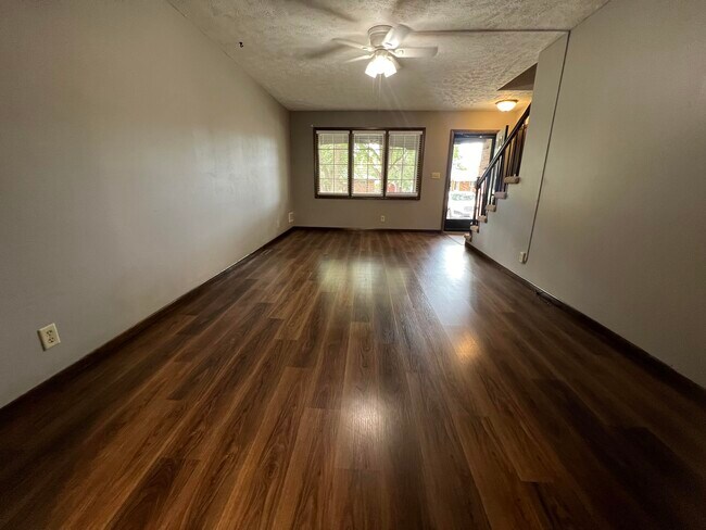 Building Photo - 5034 Meredeth St